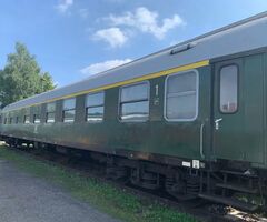 historischer Personenwagen 1.Klasse mit Abteilen